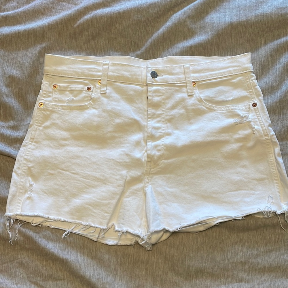 Gap women’s denim White cheeky cut off button-fly high rise short size 12T